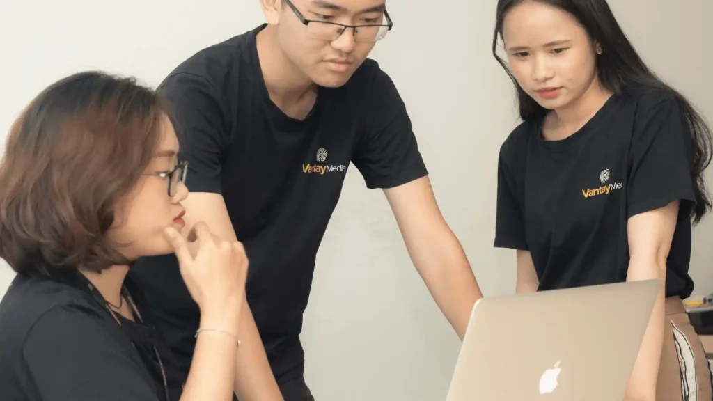 Top Offshore Destinations to Build Your Remote Team While on Holiday