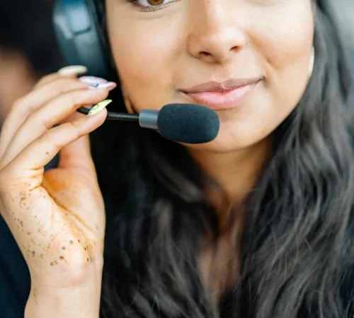 Here&rsquo;s How to Hire a Virtual Assistant to Get Your Time (and Sanity) Back