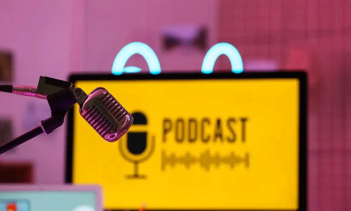 How a Podcast Virtual Assistant Turns Listener Feedback Into Content Strategy